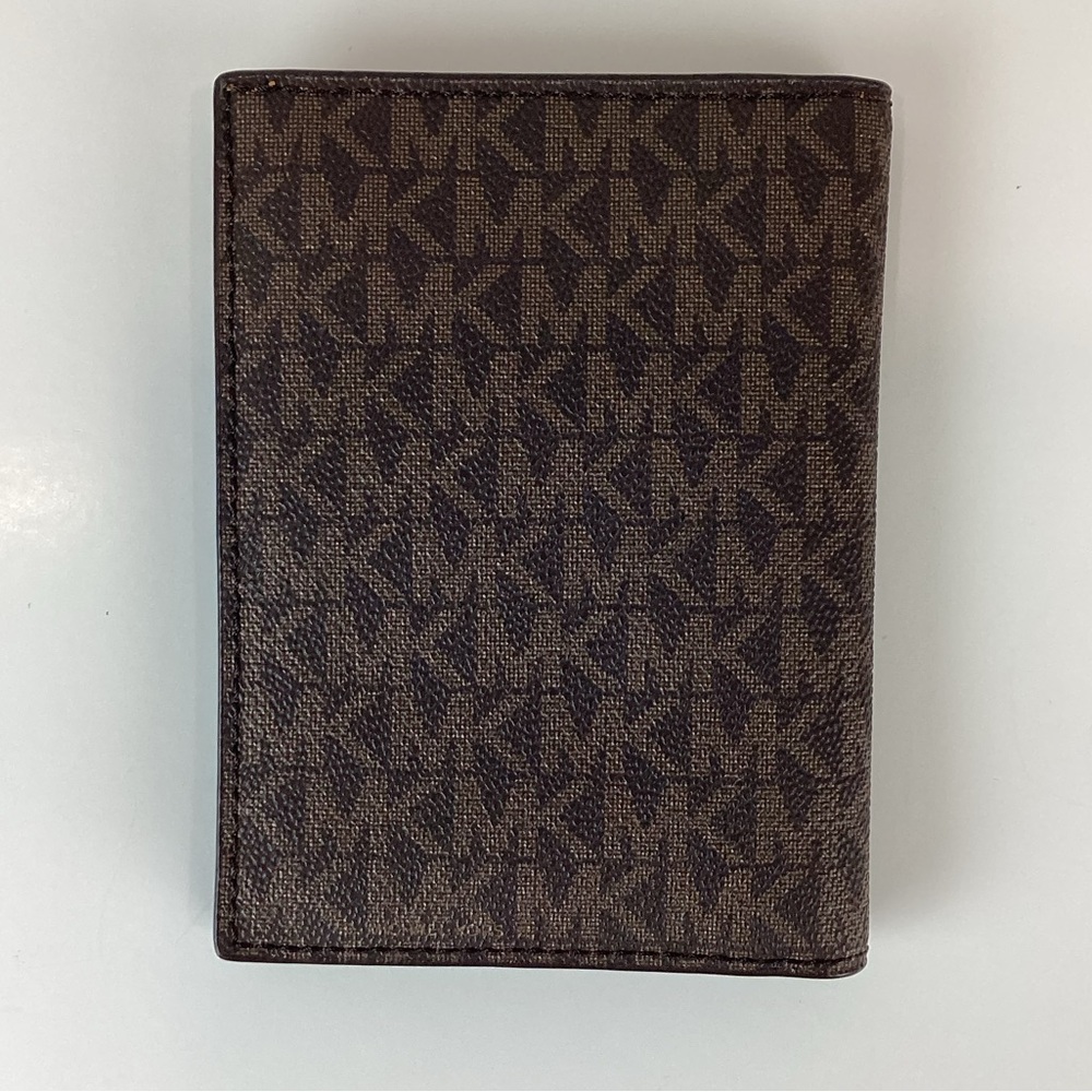 NWT Michael Kors Signature Monogram Brown Leather Jet Set Passport Wallet - Picture 2 of 9